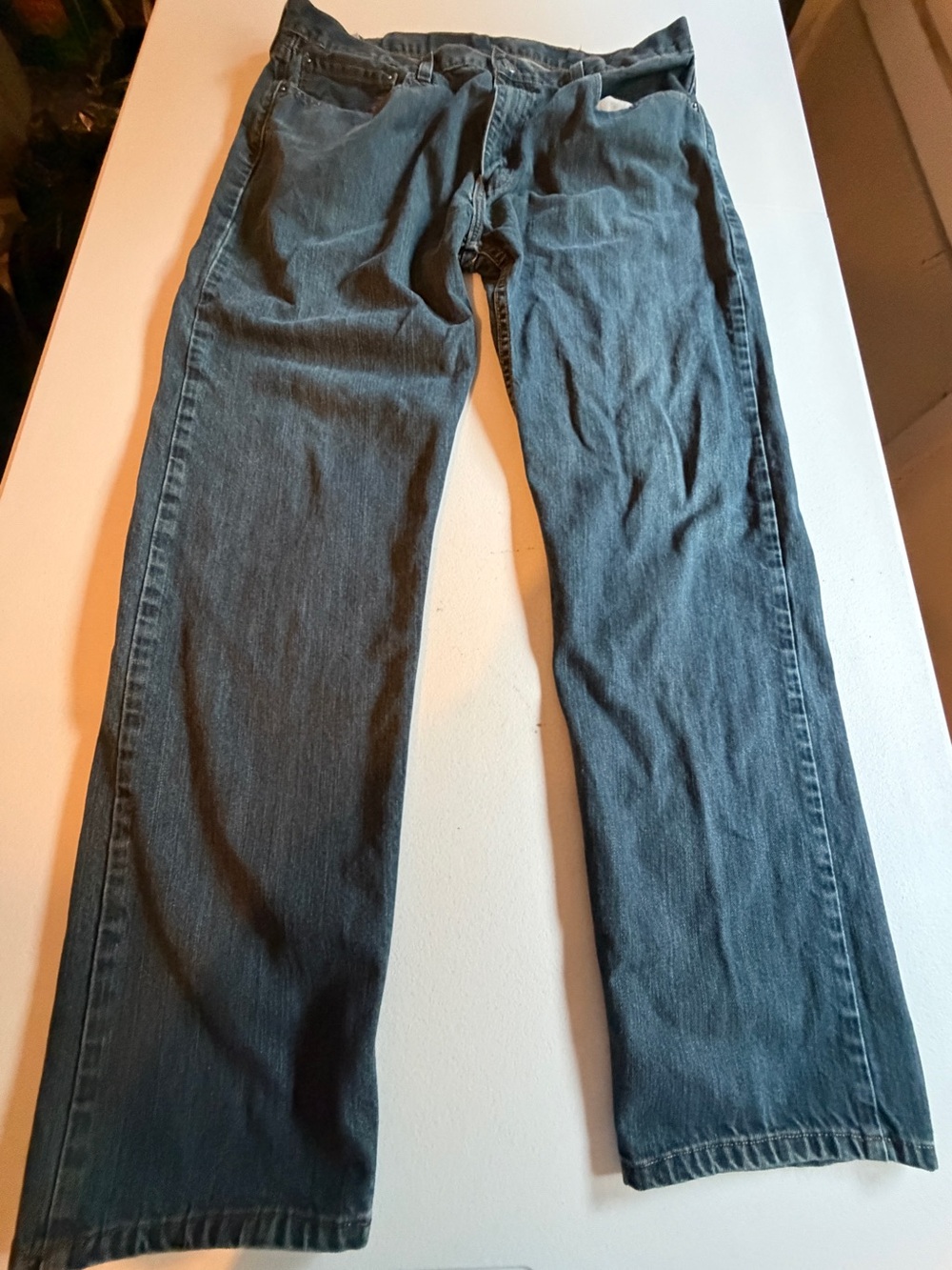 Men's Levi Straight-Leg Jeans in Dark Blue - Classic Everyday Denim size 38 by36